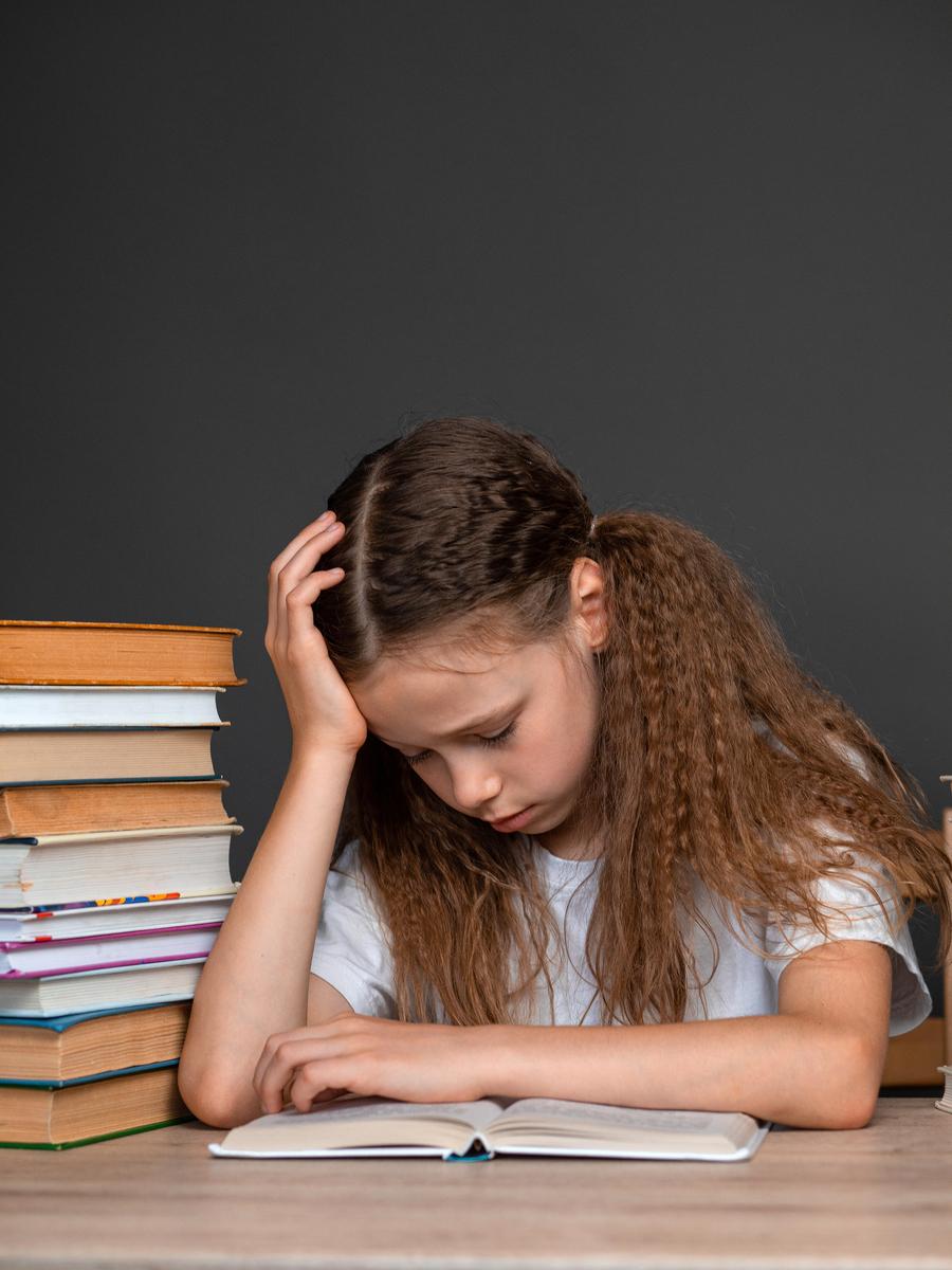 孩子因沉迷手机游戏想要辍学，该如何引导？