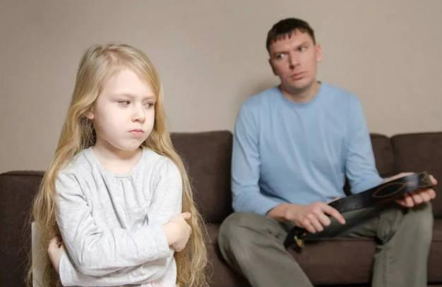 青春期男孩叛逆沉迷手机，心理辅导和学业规划如何协调？