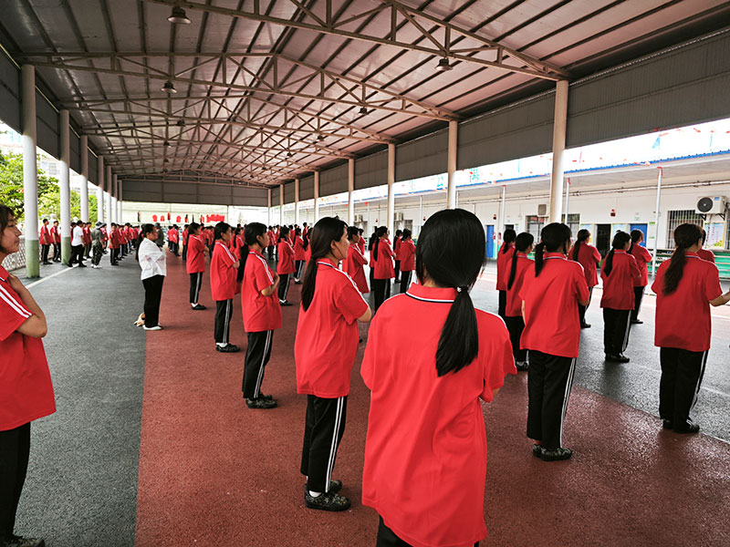 高中女孩厌学心理困扰,家庭教育如何有效介入? 高中女孩厌学心理困扰,家庭教育如何有效介入?