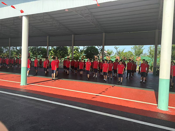 高中女孩打架是否与情绪管理能力有关? 高中女孩打架是否与情绪管理能力有关?